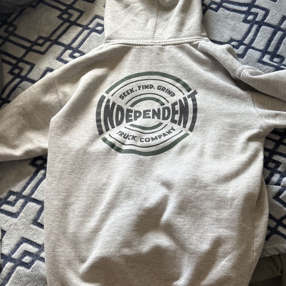 Independent hoodie